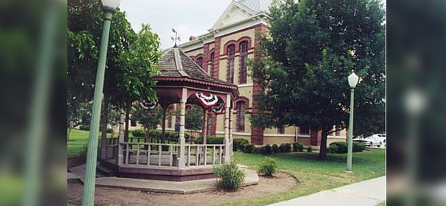 Exterior of Bastrop County Courthouse