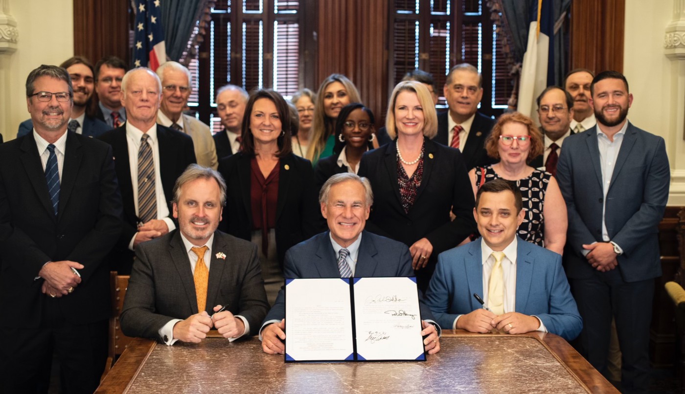 Governor Abbott Signs Law Protecting Texans From Wrongful Social Media Censorship Office of the Texas Governor Greg Abbott image photo