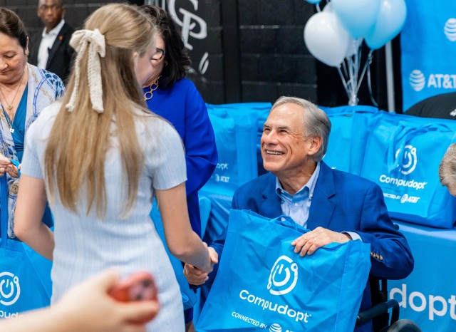 Governor Abbott, First Lady Abbott Distribute Laptops To Center Point ISD Students Image